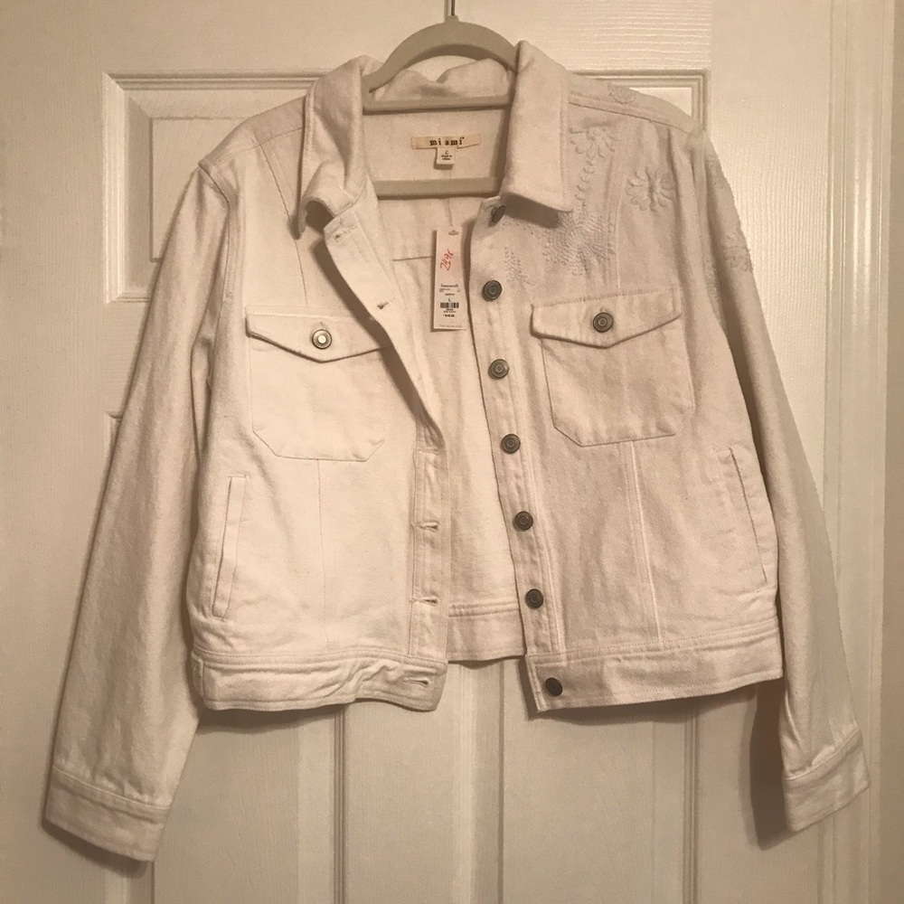 NWT-Francesca’s Oversized White Jean Jacket - LG